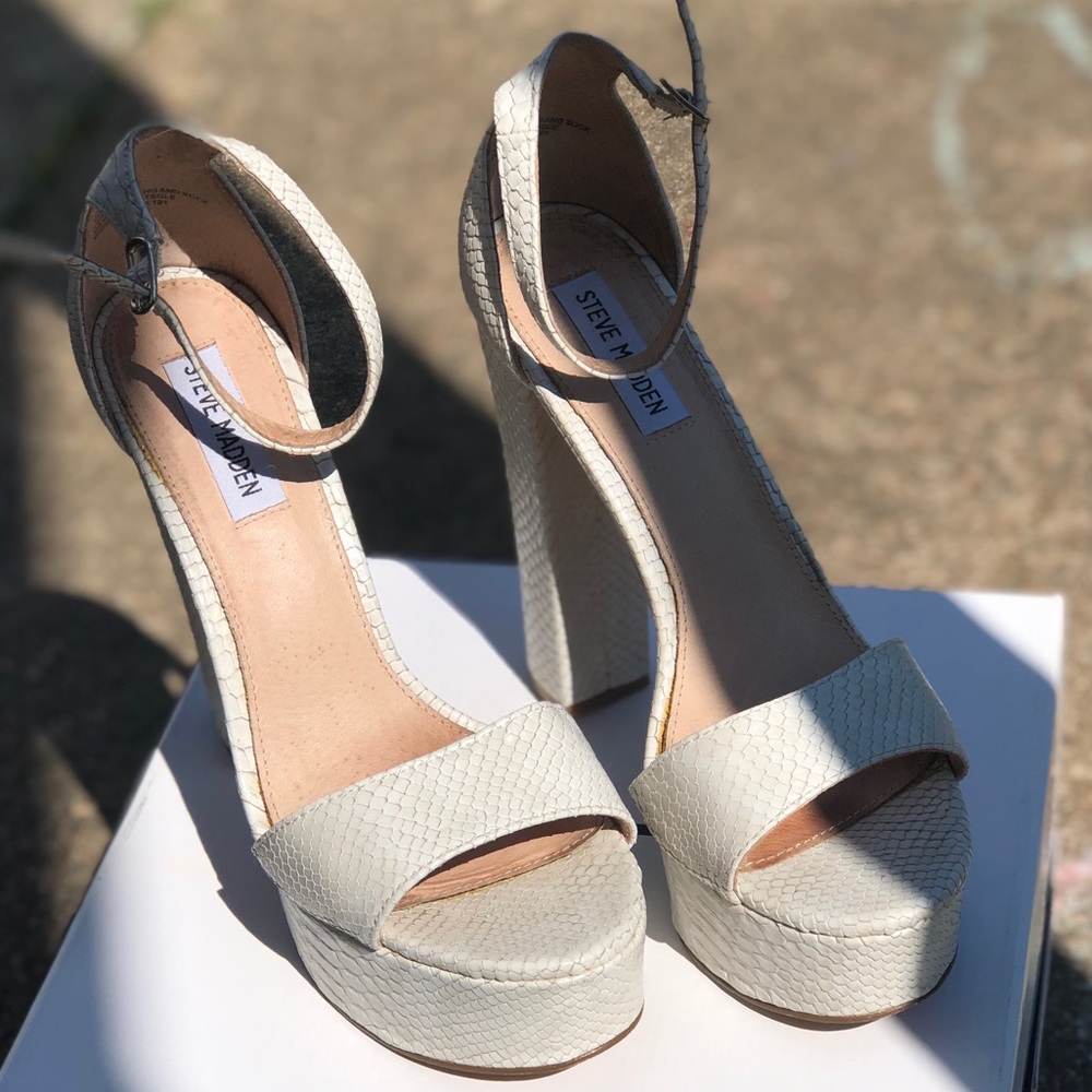 BONE SNAKESKIN GONZO STEVE MADDEN HEELS